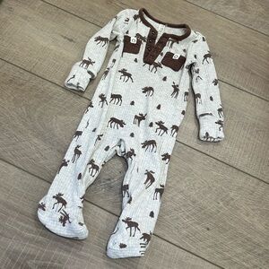 Peyton & Scout Baby One Piece Footie Pajamas with Moose Print Size 3-6 Months